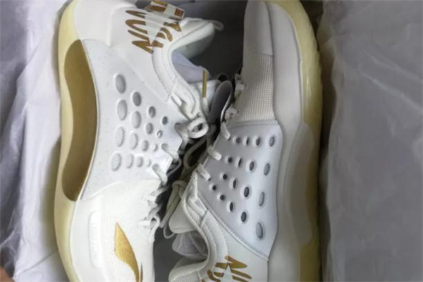 李寧音速7贊助版測評 音速7贊助版和普通版區(qū)別 李寧音速7贊助版測評 音速7贊助版和普通版區(qū)別