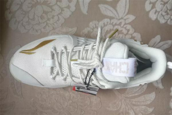 李寧音速7贊助版測評 音速7贊助版和普通版區(qū)別 李寧音速7贊助版測評 音速7贊助版和普通版區(qū)別