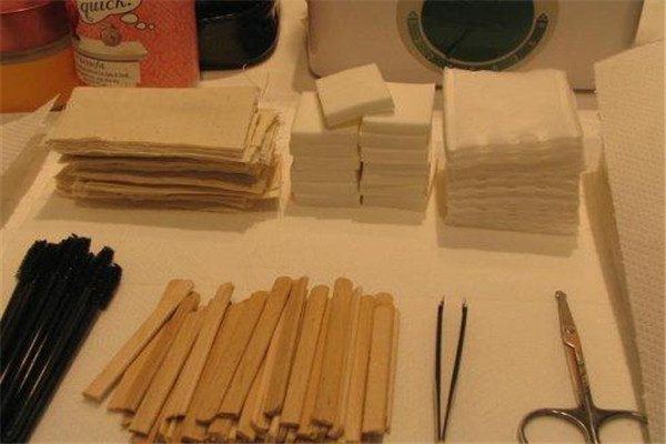 蜜蠟修眉的危害 使用蜜蠟不能太頻繁 蜜蠟修眉的危害 使用蜜蠟不能太頻繁