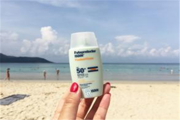 曬傷能涂蘆薈膠嗎 蘆薈膠可以用來曬后修復(fù) 曬傷能涂蘆薈膠嗎 蘆薈膠可以用來曬后修復(fù)