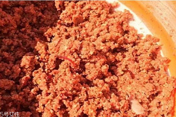 一般釣魚用什么魚餌呢 魚餌怎么自己做呢