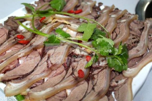 狗肉怎么做好吃呢 狗肉有什么功效呢 狗肉怎么做好吃呢 狗肉有什么功效呢