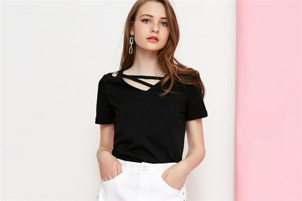 黑色衣服掉毛毛怎么辦 黑色衣服掉浮毛怎么處理 黑色衣服掉毛毛怎么辦 黑色衣服掉浮毛怎么處理