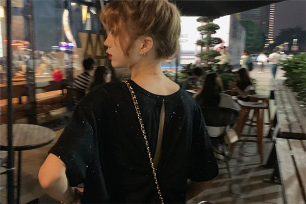 黑色衣服顯白嗎 黑色衣服顯白還是白色衣服顯白 黑色衣服顯白嗎 黑色衣服顯白還是白色衣服顯白