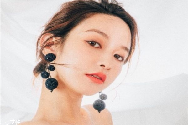 長(zhǎng)了痘痘之后要注意些什么 痘痘去除小竅門(mén)