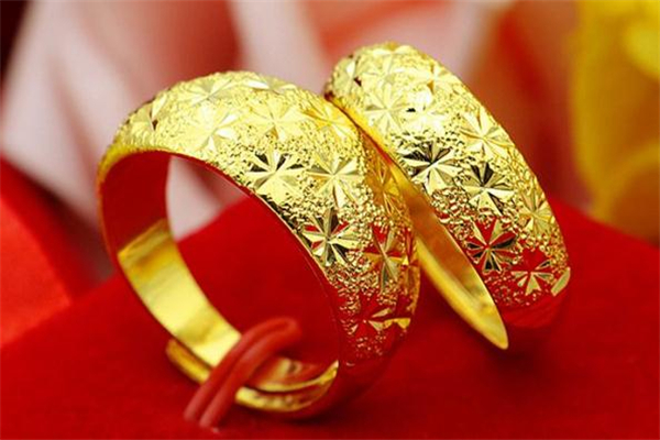 黃金戒指是按克賣的嗎 黃金戒指按克還是按件買劃算 黃金戒指是按克賣的嗎 黃金戒指按克還是按件買劃算