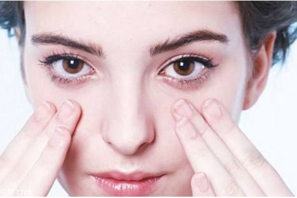 什么是眼袋呢 眼袋會(huì)造成什么影響呢 什么是眼袋呢 眼袋會(huì)造成什么影響呢