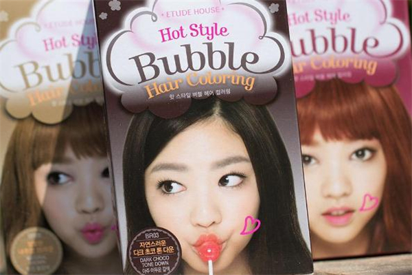 泡泡染發(fā)劑怎么染 泡泡染發(fā)劑多久可以洗 泡泡染發(fā)劑怎么染 泡泡染發(fā)劑多久可以洗