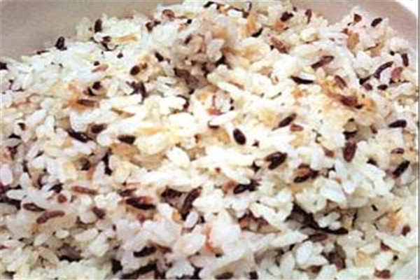 米飯用微波爐熱幾分鐘 米飯的加熱時間 米飯用微波爐熱幾分鐘 米飯的加熱時間