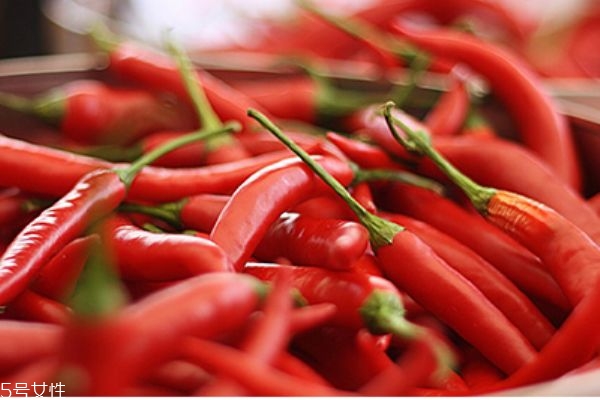 紅椒是什么椒呢 紅椒有什么作用呢 紅椒是什么椒呢 紅椒有什么作用呢
