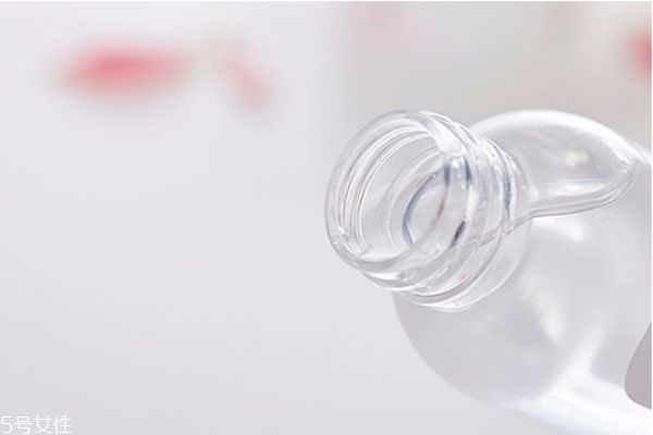 用完精華液還用乳液?jiǎn)?精華液和乳液哪個(gè)先用 用完精華液還用乳液?jiǎn)?精華液和乳液哪個(gè)先用