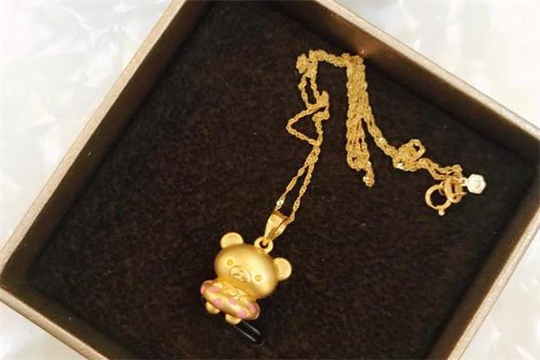 六福珠寶和老鳳祥哪個好 六福珠寶和老鳳祥品牌對比 六福珠寶和老鳳祥哪個好 六福珠寶和老鳳祥品牌對比