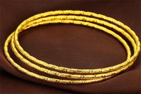 黃金手鐲怎么清洗變亮 黃金手鐲清洗小竅門 黃金手鐲怎么清洗變亮 黃金手鐲清洗小竅門