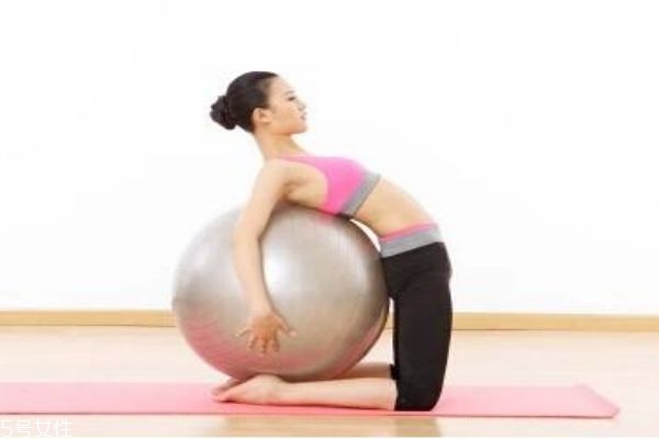 造成臀部大的原因有什么呢 如何快熟瘦臀部呢 造成臀部大的原因有什么呢 如何快熟瘦臀部呢