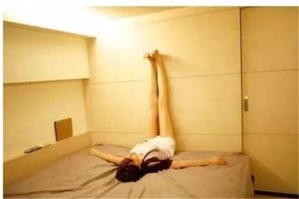 腿部水腫的癥狀是什么 腿部水腫應(yīng)注意生活習(xí)慣 腿部水腫的癥狀是什么 腿部水腫應(yīng)注意生活習(xí)慣