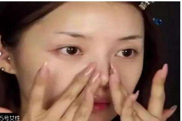 黃皮膚如何變白呢 黃皮膚如何護(hù)膚呢 黃皮膚如何變白呢 黃皮膚如何護(hù)膚呢