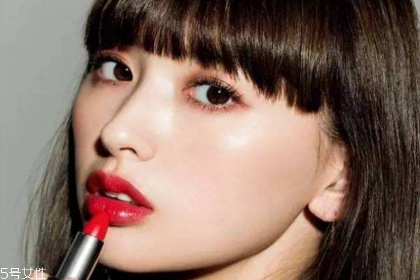 口紅當腮紅畫法 腮紅的畫法要點 口紅當腮紅畫法 腮紅的畫法要點
