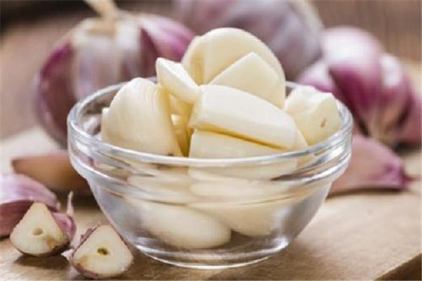 生吃大蒜有什么好處 生吃大蒜注意事項(xiàng) 生吃大蒜有什么好處 生吃大蒜注意事項(xiàng)