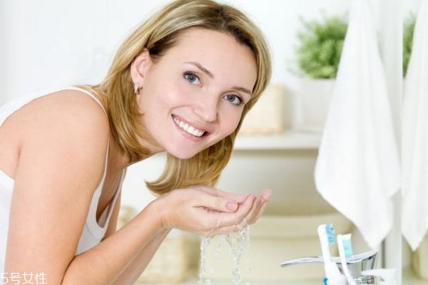 如何選擇孕婦護(hù)膚品 孕婦護(hù)膚品禁忌 如何選擇孕婦護(hù)膚品 孕婦護(hù)膚品禁忌