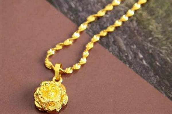 黃金項(xiàng)鏈為什么會變色 黃金項(xiàng)鏈變色了怎么辦 黃金項(xiàng)鏈為什么會變色 黃金項(xiàng)鏈變色了怎么辦