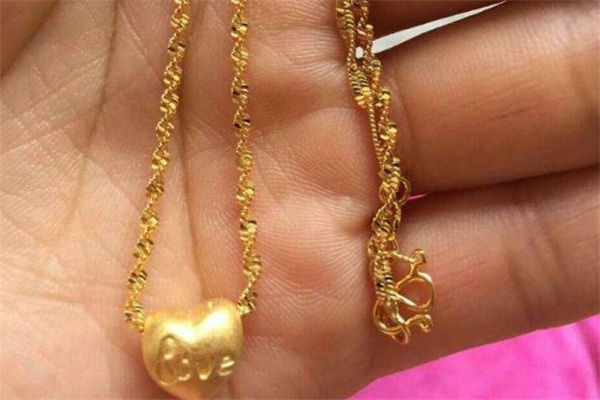 黃金項(xiàng)鏈可以以舊換新嗎 黃金項(xiàng)鏈以舊換新扣損耗嗎 黃金項(xiàng)鏈可以以舊換新嗎 黃金項(xiàng)鏈以舊換新扣損耗嗎