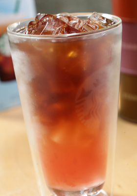 簡(jiǎn)單做出好喝的冰咖啡 熱天里的舒心味