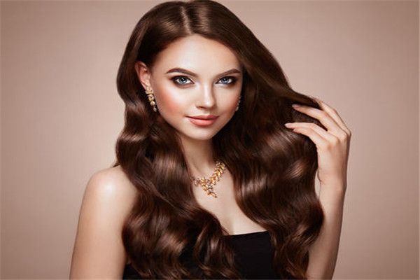 頭發(fā)掉一塊怎么辦 頭發(fā)掉一塊怎么解決 頭發(fā)掉一塊怎么辦 頭發(fā)掉一塊怎么解決