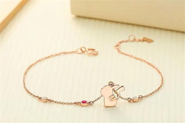 寶可夢(mèng)手鏈多少錢 潮宏基皮卡丘手鏈價(jià)格 寶可夢(mèng)手鏈多少錢 潮宏基皮卡丘手鏈價(jià)格