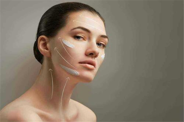 防曬霜可以直接涂臉上嗎 防曬霜怎么涂臉上 防曬霜可以直接涂臉上嗎 防曬霜怎么涂臉上