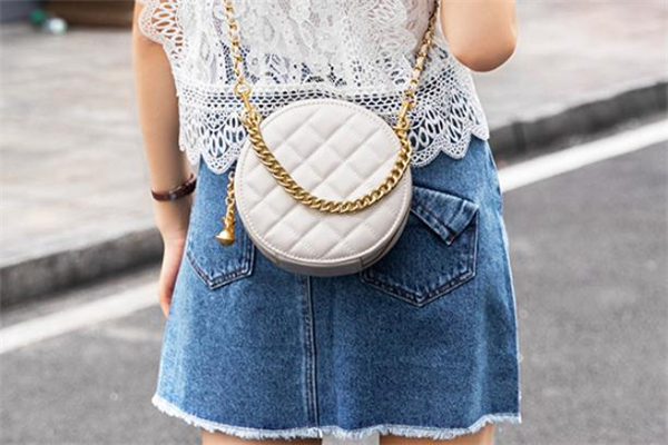 菱格包包什么顏色好看 菱格包什么顏色百搭 菱格包包什么顏色好看 菱格包什么顏色百搭