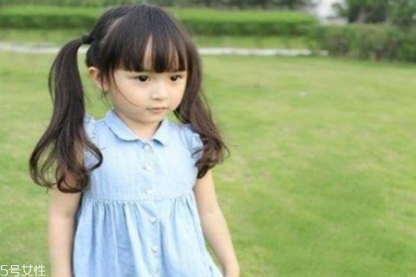 兒童女孩梳頭發(fā)的花樣 小女孩花式扎頭發(fā)步驟 兒童女孩梳頭發(fā)的花樣 小女孩花式扎頭發(fā)步驟