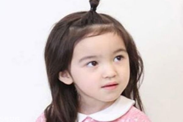 兒童女孩梳頭發(fā)的花樣 小女孩花式扎頭發(fā)步驟 兒童女孩梳頭發(fā)的花樣 小女孩花式扎頭發(fā)步驟