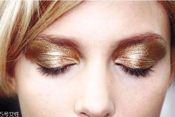一般上眼影要幾支刷子 畫眼影需要哪些刷子 一般上眼影要幾支刷子 畫眼影需要哪些刷子