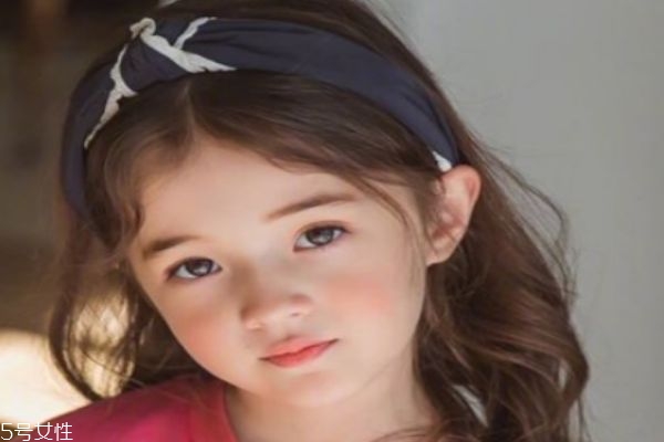 兒童女孩梳頭發(fā)的花樣 小女孩花式扎頭發(fā)步驟 兒童女孩梳頭發(fā)的花樣 小女孩花式扎頭發(fā)步驟