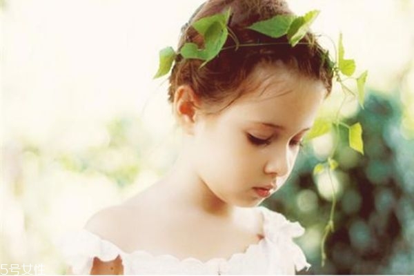 兒童女孩梳頭發(fā)的花樣 小女孩花式扎頭發(fā)步驟 兒童女孩梳頭發(fā)的花樣 小女孩花式扎頭發(fā)步驟