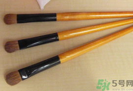 眼影刷怎么用?眼影刷的使用方法 眼影刷怎么用?眼影刷的使用方法