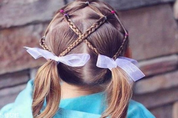 兒童女孩梳頭發(fā)的花樣 小女孩花式扎頭發(fā)步驟 兒童女孩梳頭發(fā)的花樣 小女孩花式扎頭發(fā)步驟