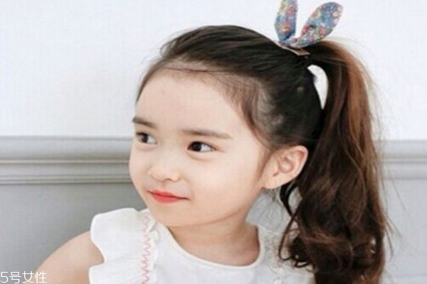 兒童女孩梳頭發(fā)的花樣 小女孩花式扎頭發(fā)步驟 兒童女孩梳頭發(fā)的花樣 小女孩花式扎頭發(fā)步驟