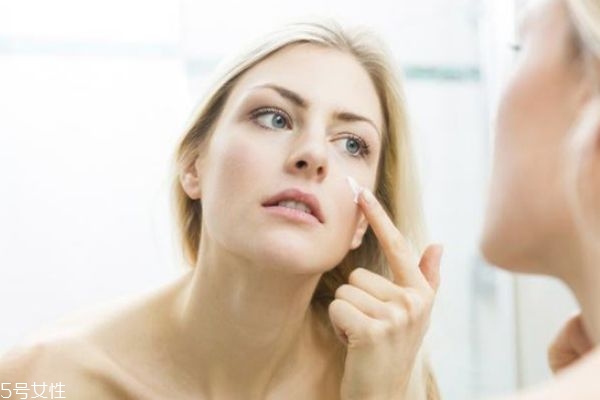 化妝后長痘痘怎么辦 怎樣避免化妝悶痘 化妝后長痘痘怎么辦 怎樣避免化妝悶痘
