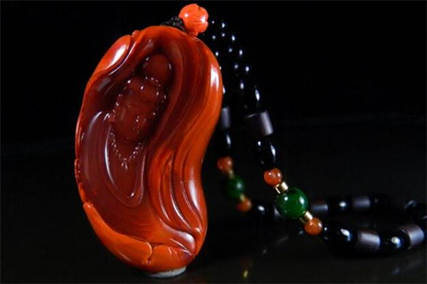 南紅瑪瑙產(chǎn)地是哪里 南紅瑪瑙的功效與作用 南紅瑪瑙產(chǎn)地是哪里 南紅瑪瑙的功效與作用