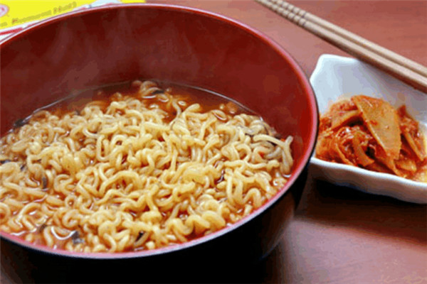 泡面有營養(yǎng)嗎 泡面有什么營養(yǎng)呢 泡面有營養(yǎng)嗎 泡面有什么營養(yǎng)呢