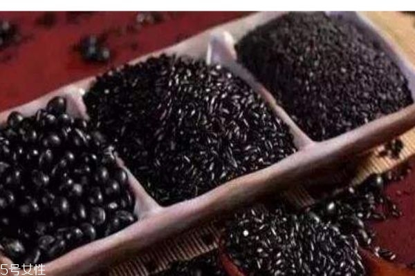 黑芝麻多少錢一斤呢 黑芝麻的營養(yǎng)價(jià)值是多少呢 黑芝麻多少錢一斤呢 黑芝麻的營養(yǎng)價(jià)值是多少呢