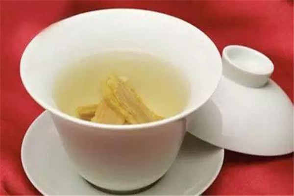 黃芪石斛泡水喝的功效 黃芪石斛泡水喝好嗎 黃芪石斛泡水喝的功效 黃芪石斛泡水喝好嗎