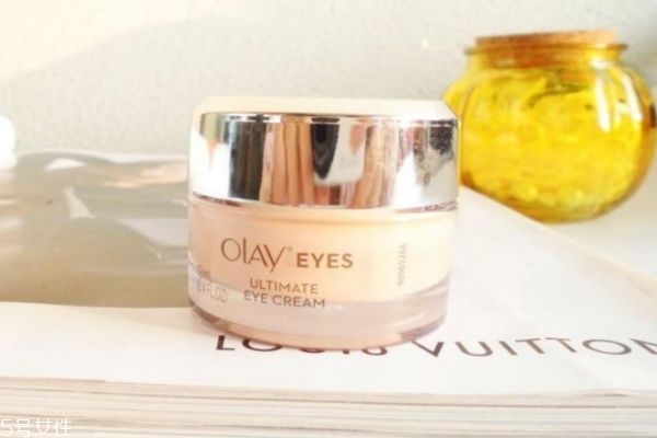 olay素顏眼霜適合什么年齡 olay素顏眼霜適合年齡 olay素顏眼霜適合什么年齡 olay素顏眼霜適合年齡