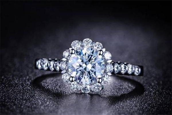 鉆石腰碼在什么位置 為什么有的鉆石沒有腰碼 鉆石腰碼在什么位置 為什么有的鉆石沒有腰碼