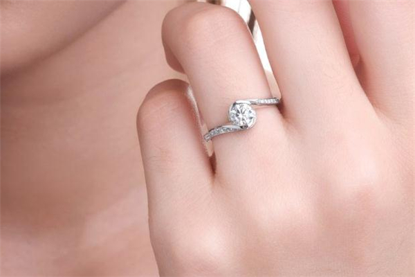 閑置的鉆戒怎么處理 鉆戒回收會(huì)貶值嗎 閑置的鉆戒怎么處理 鉆戒回收會(huì)貶值嗎