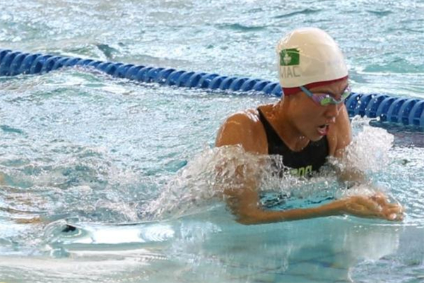 蛙泳換氣頭要抬多高 蛙泳換氣為什么會(huì)下沉 蛙泳換氣頭要抬多高 蛙泳換氣為什么會(huì)下沉