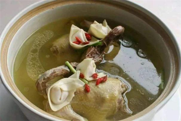 燉鴿子湯能放西紅柿嗎 西紅柿鴿子湯的做法 燉鴿子湯能放西紅柿嗎 西紅柿鴿子湯的做法