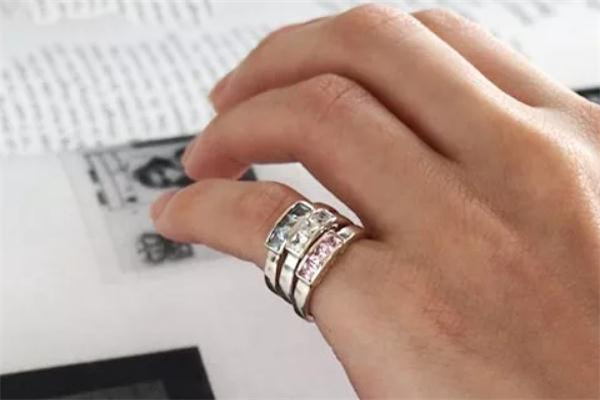 尾戒是什么 尾戒戴左手還是右手 尾戒是什么 尾戒戴左手還是右手