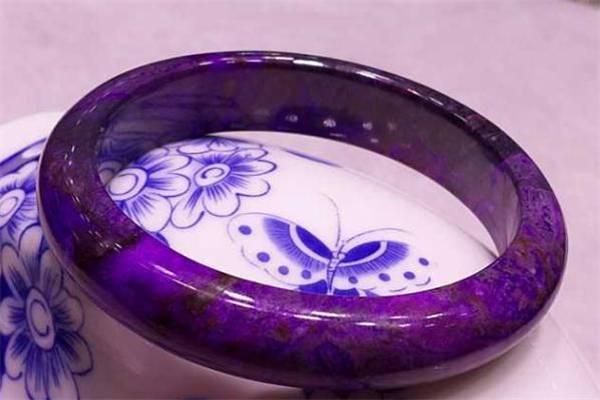 舒俱來石手鐲多少錢 舒俱來手鐲價格 舒俱來石手鐲多少錢 舒俱來手鐲價格